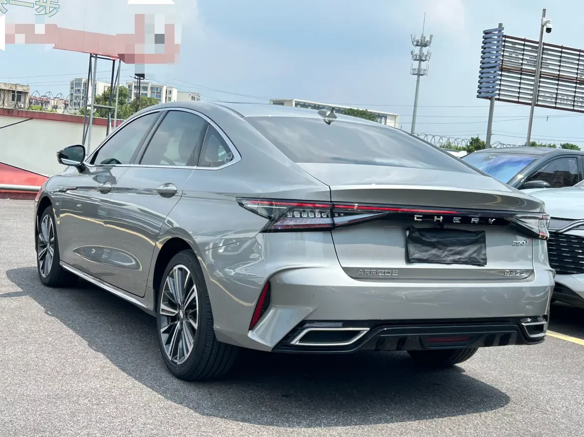 Chery Arrizo 8