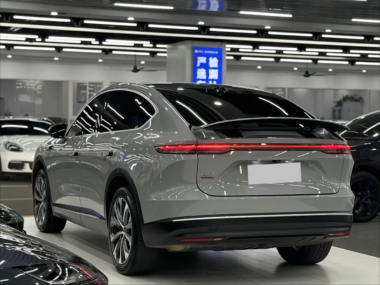 NIO EC7