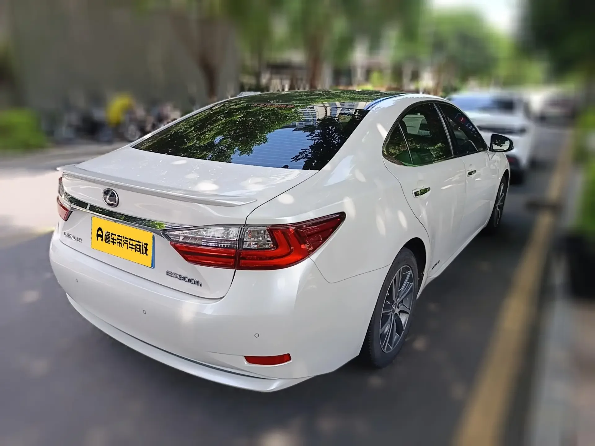 Lexus ES