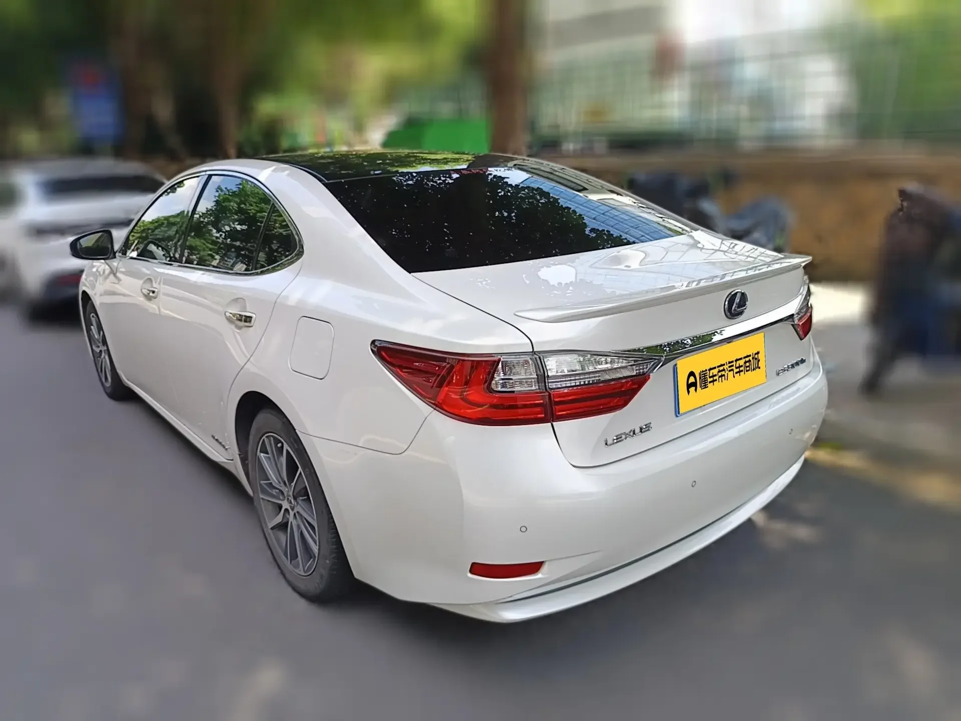 Lexus ES