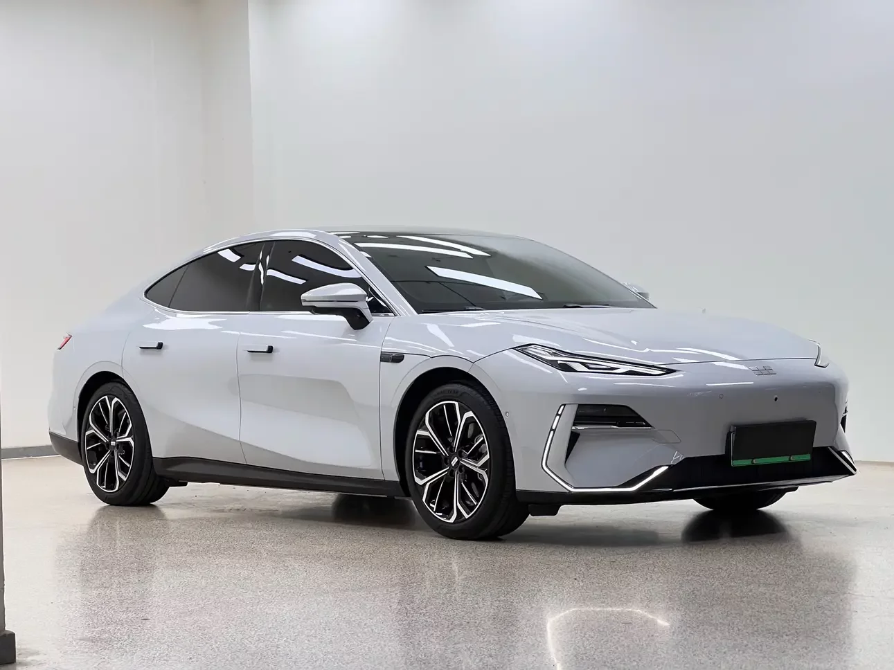 Geely Galaxy E8