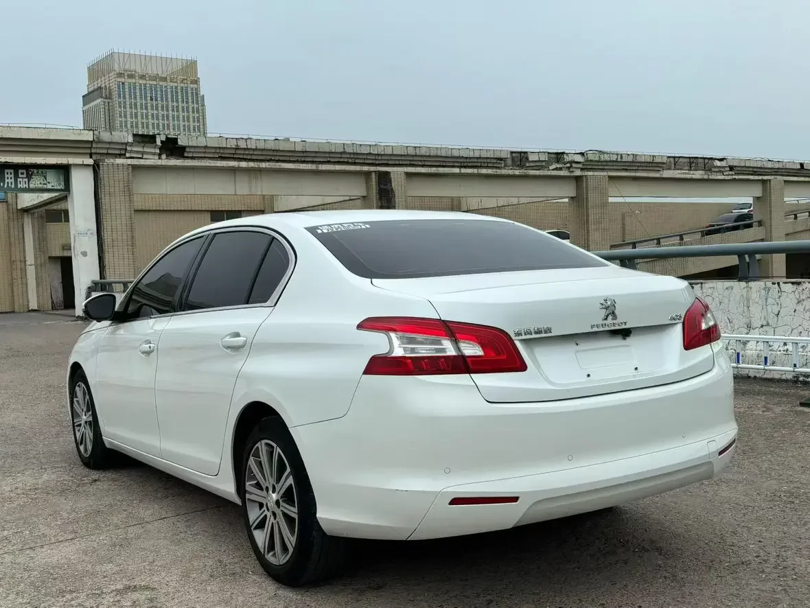 Peugeot 408