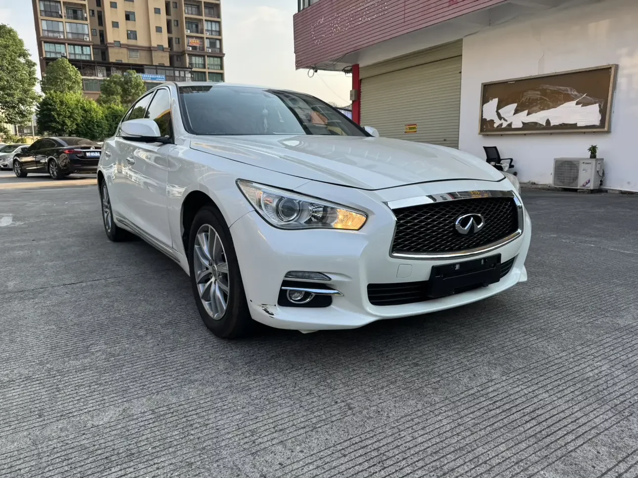 Infiniti Q50L