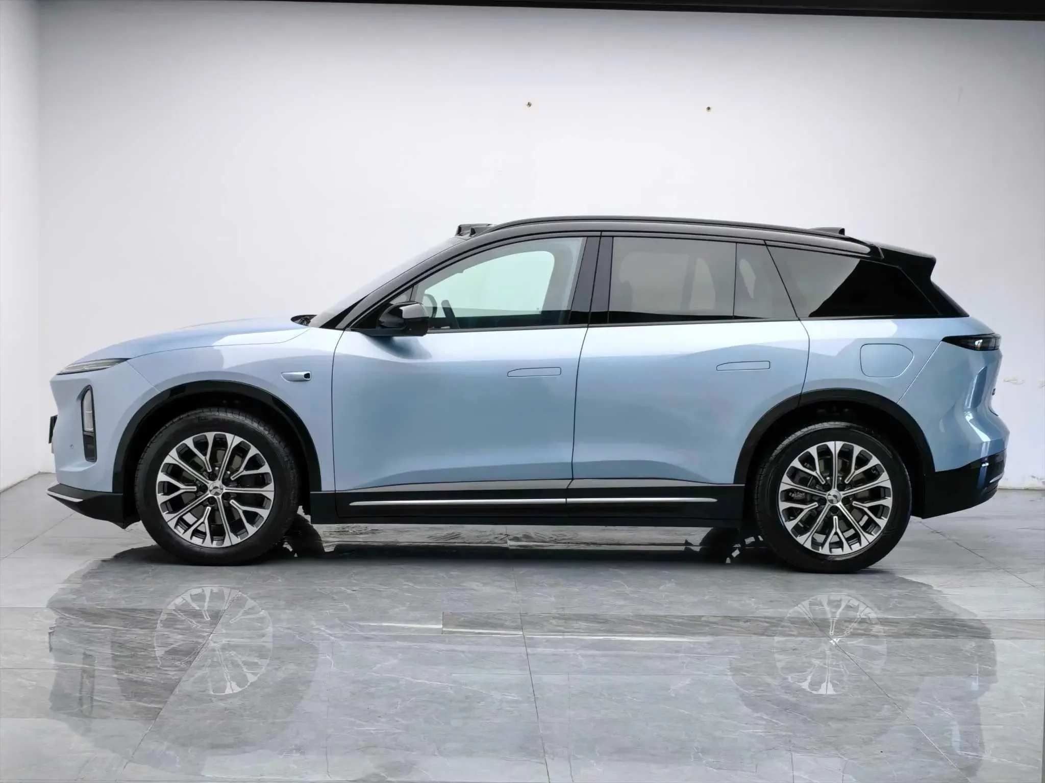 NIO ES6
