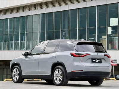 NIO ES8