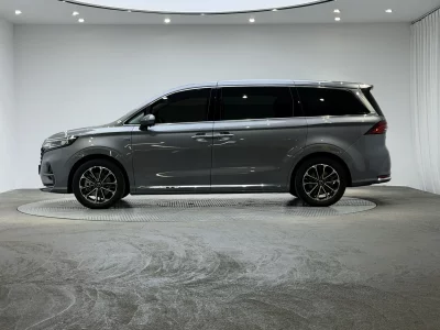 Roewe iMAX8