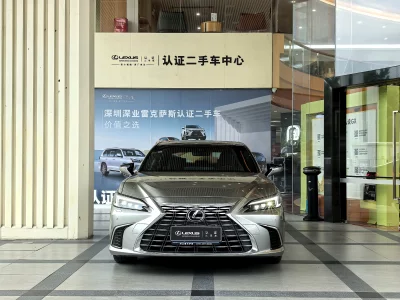 Lexus ES