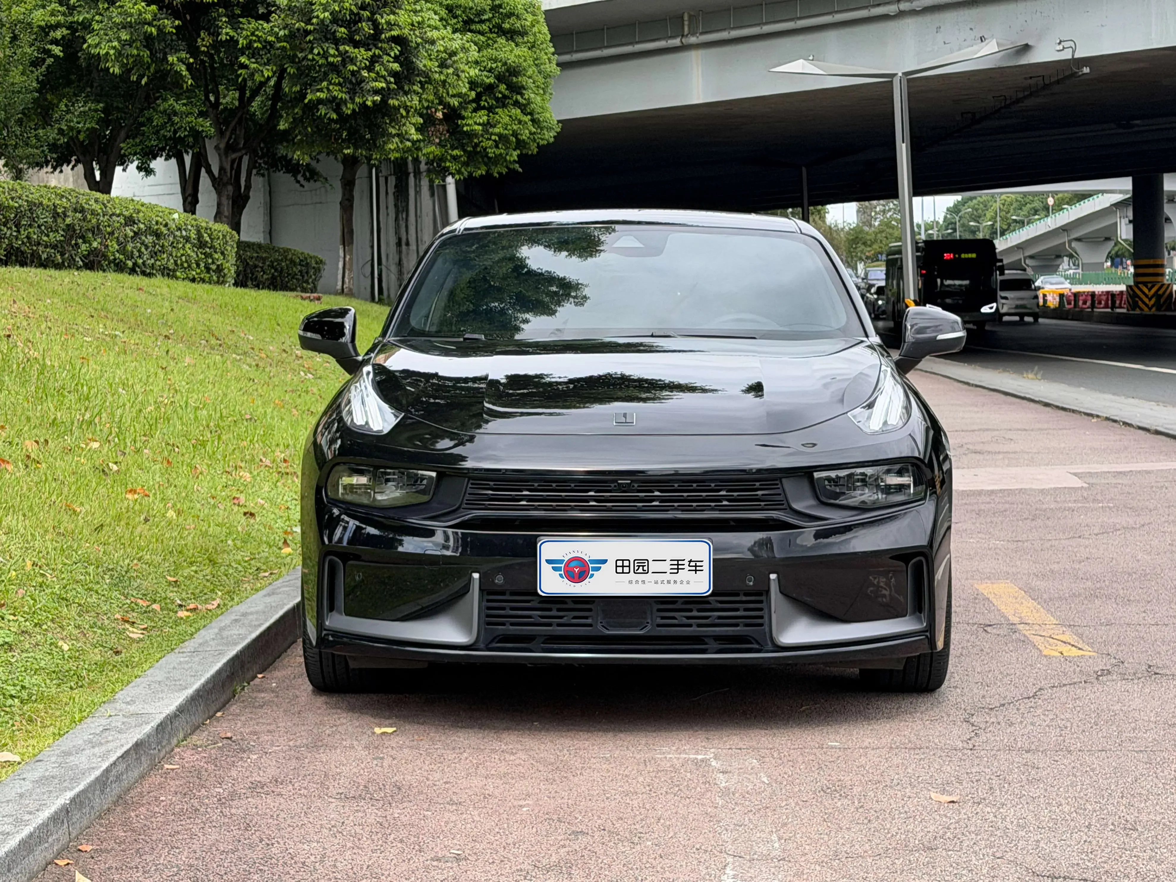 Lynk & Co 03