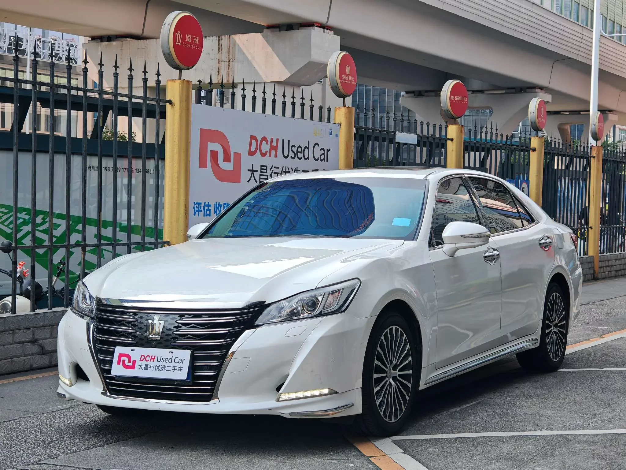 Toyota crown