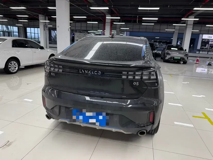 Lynk & Co 05