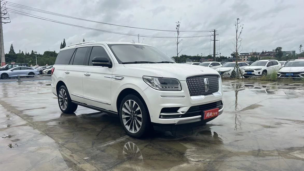 Lincoln Navigator