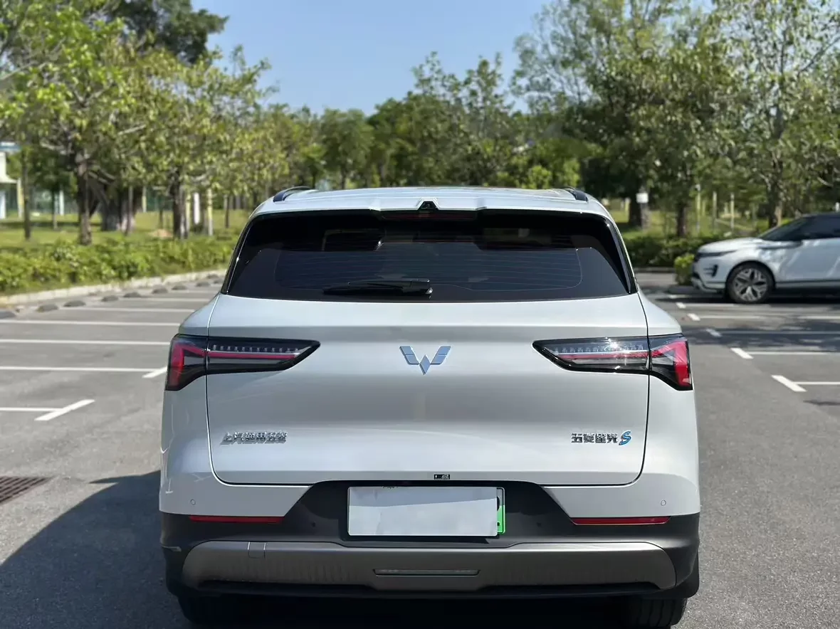 Wuling Starlight S PHEV