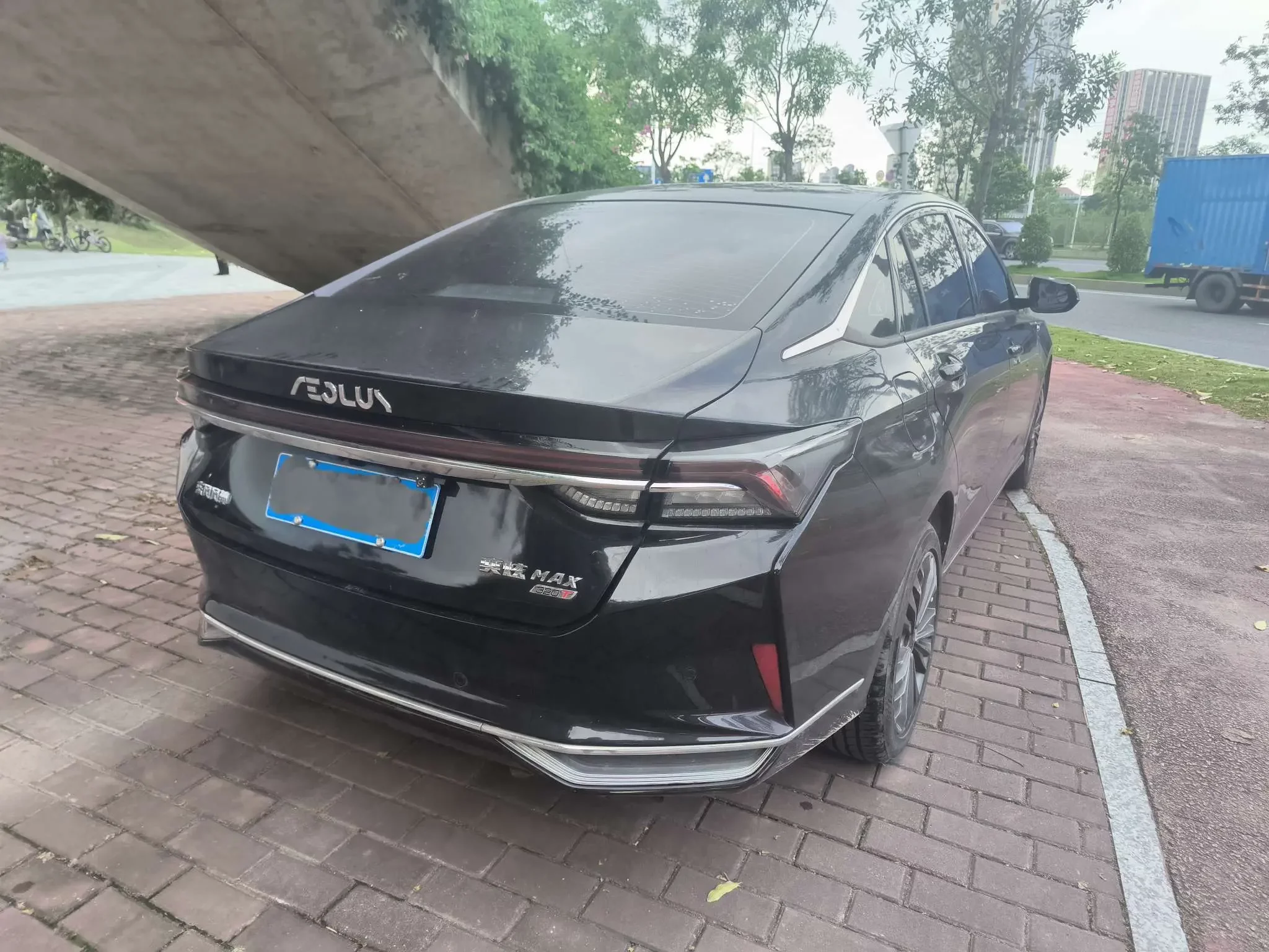 Dongfeng Yixuan MAX