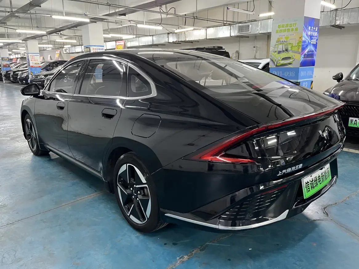 Wuling Starlight PHEV