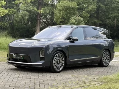 NIO ES8