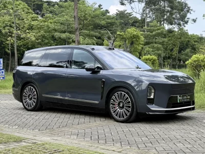 NIO ES8