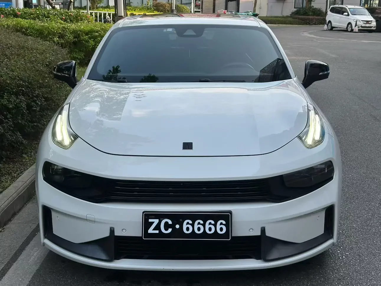 Lynk & Co 03