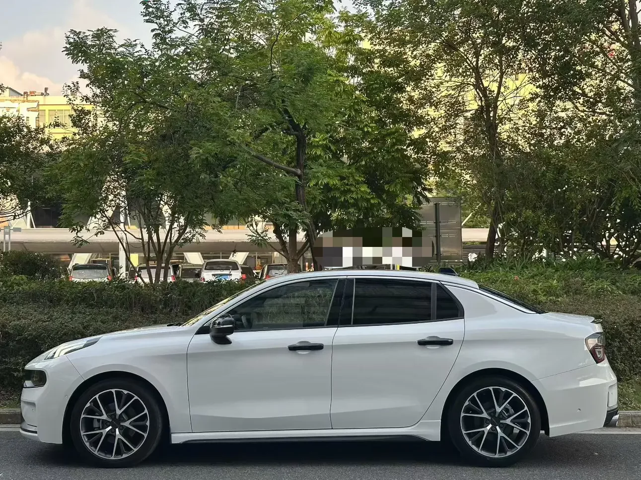 Lynk & Co 03