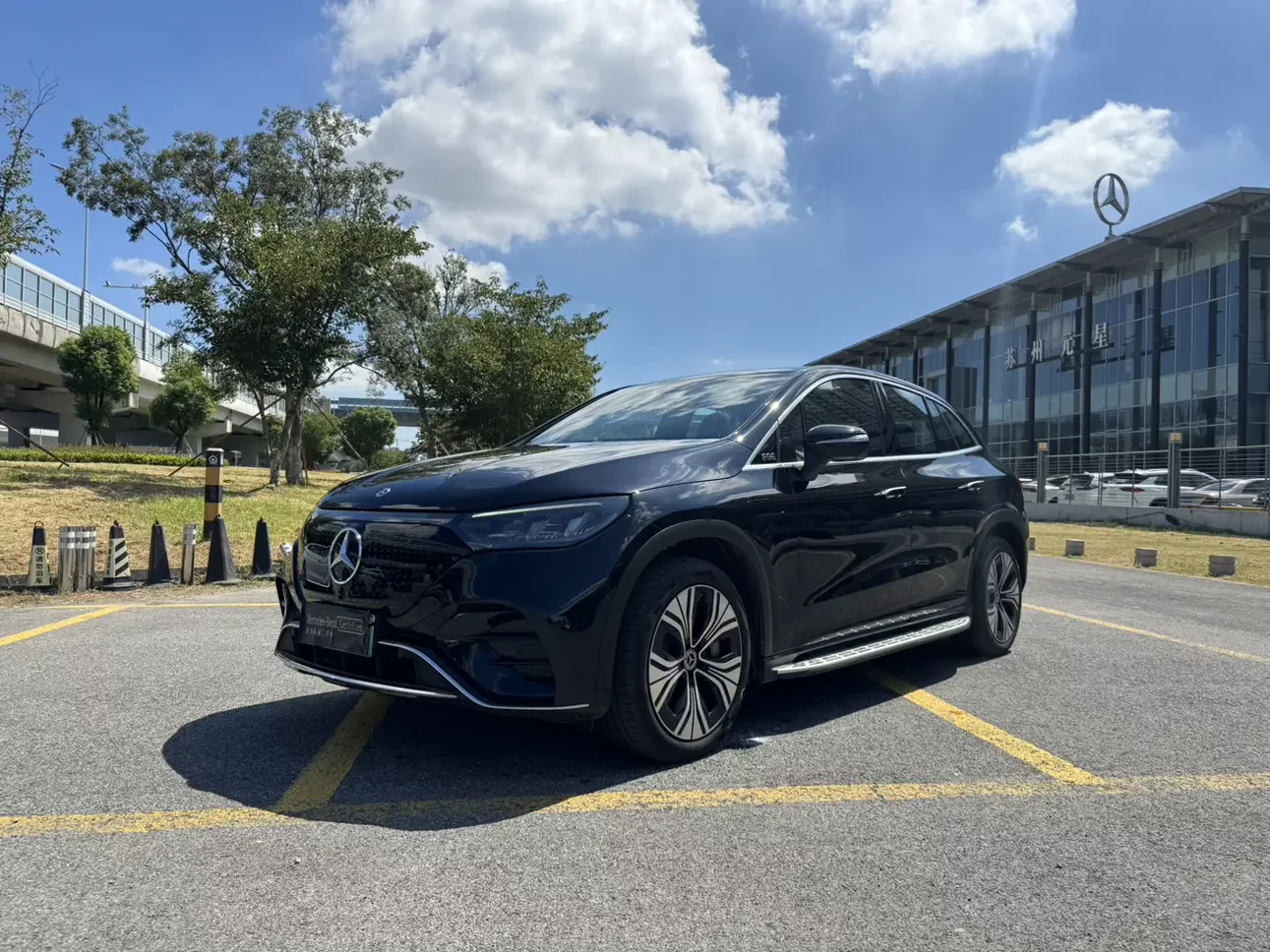 Mercedes-Benz EQE SUV