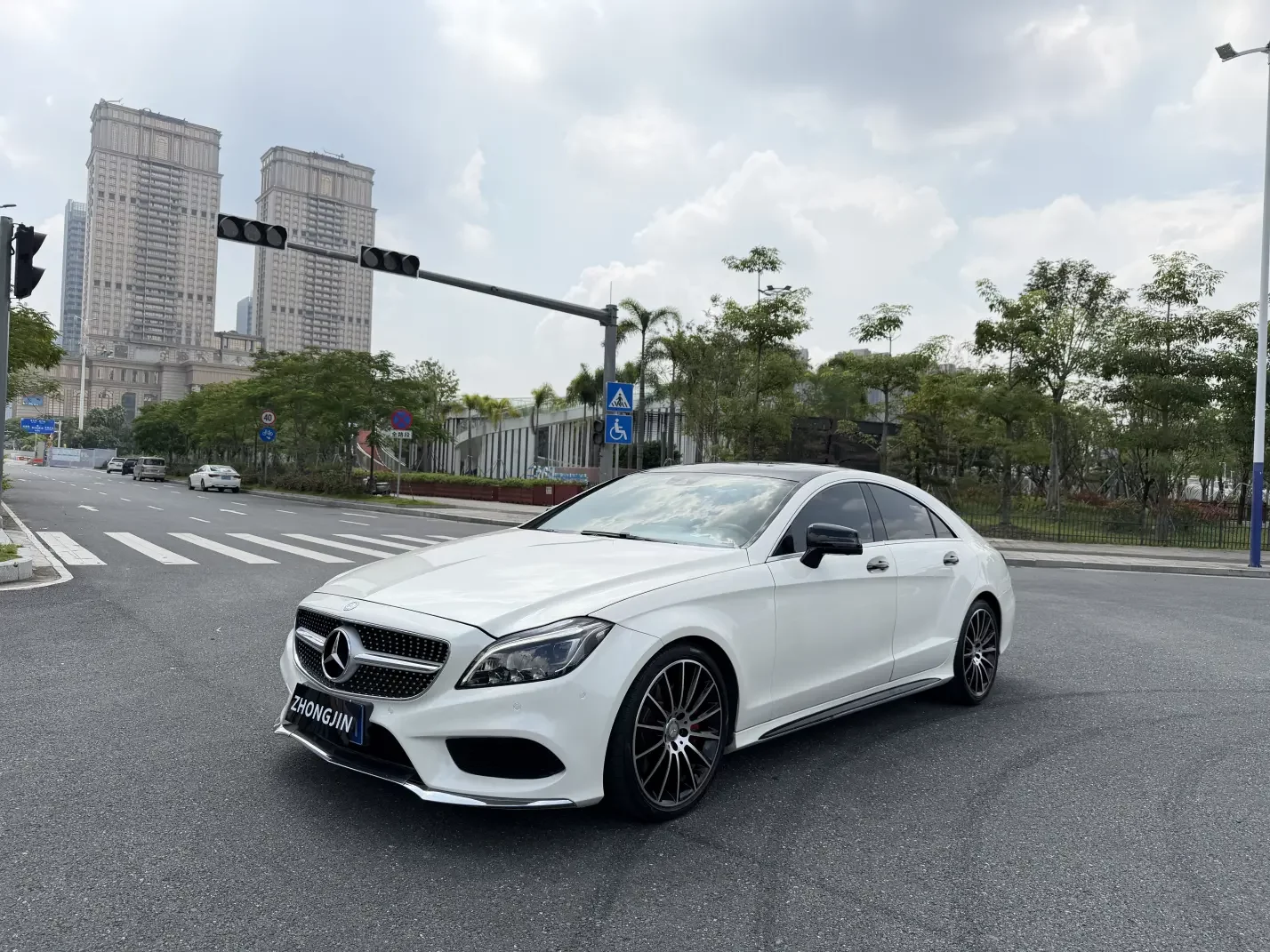 Mercedes-Benz CLS
