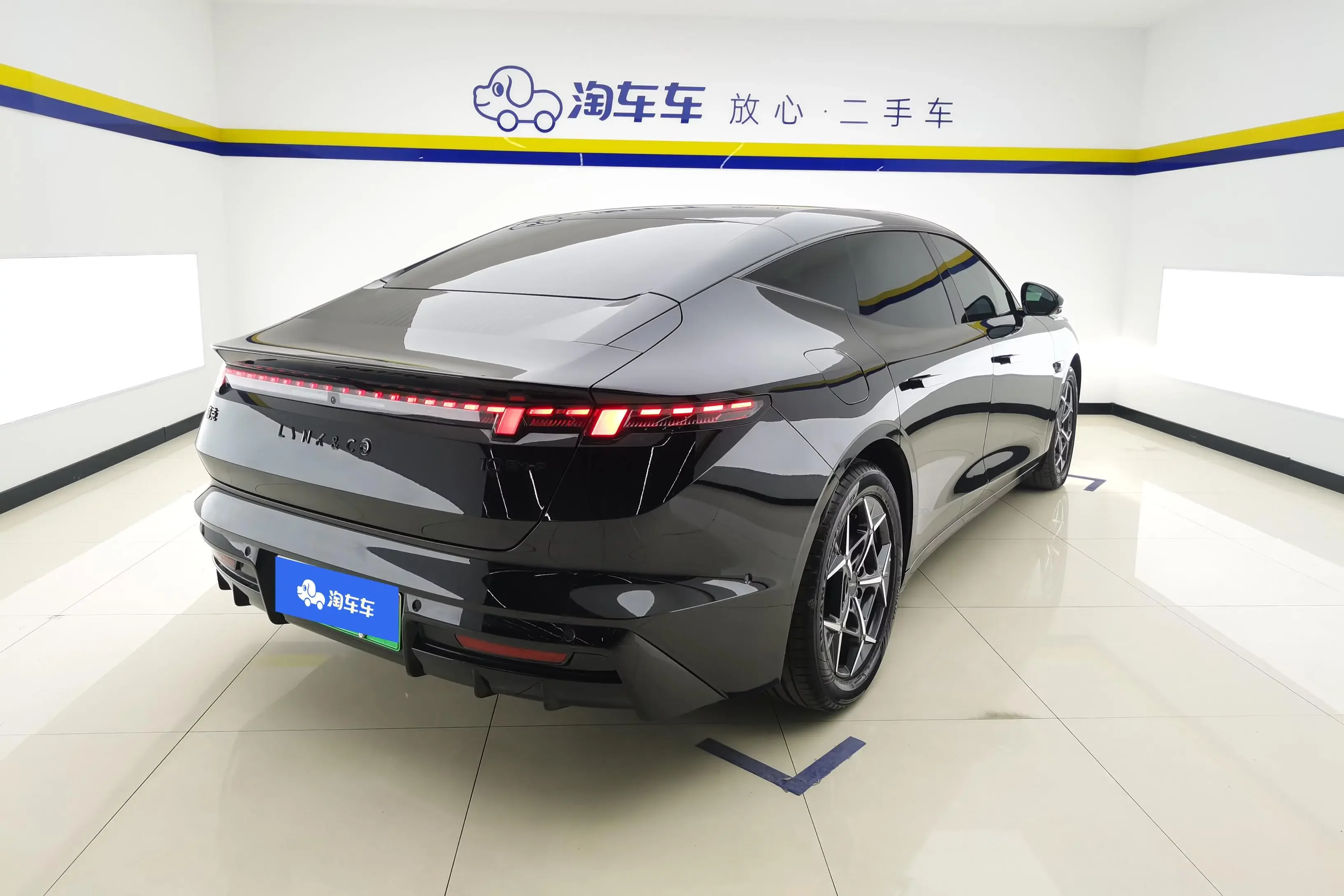 Lynk & Co 10 EM-P