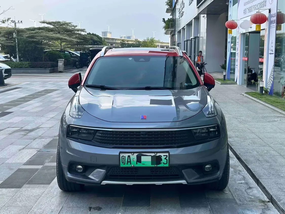 Lynk & Co 01 EM-P