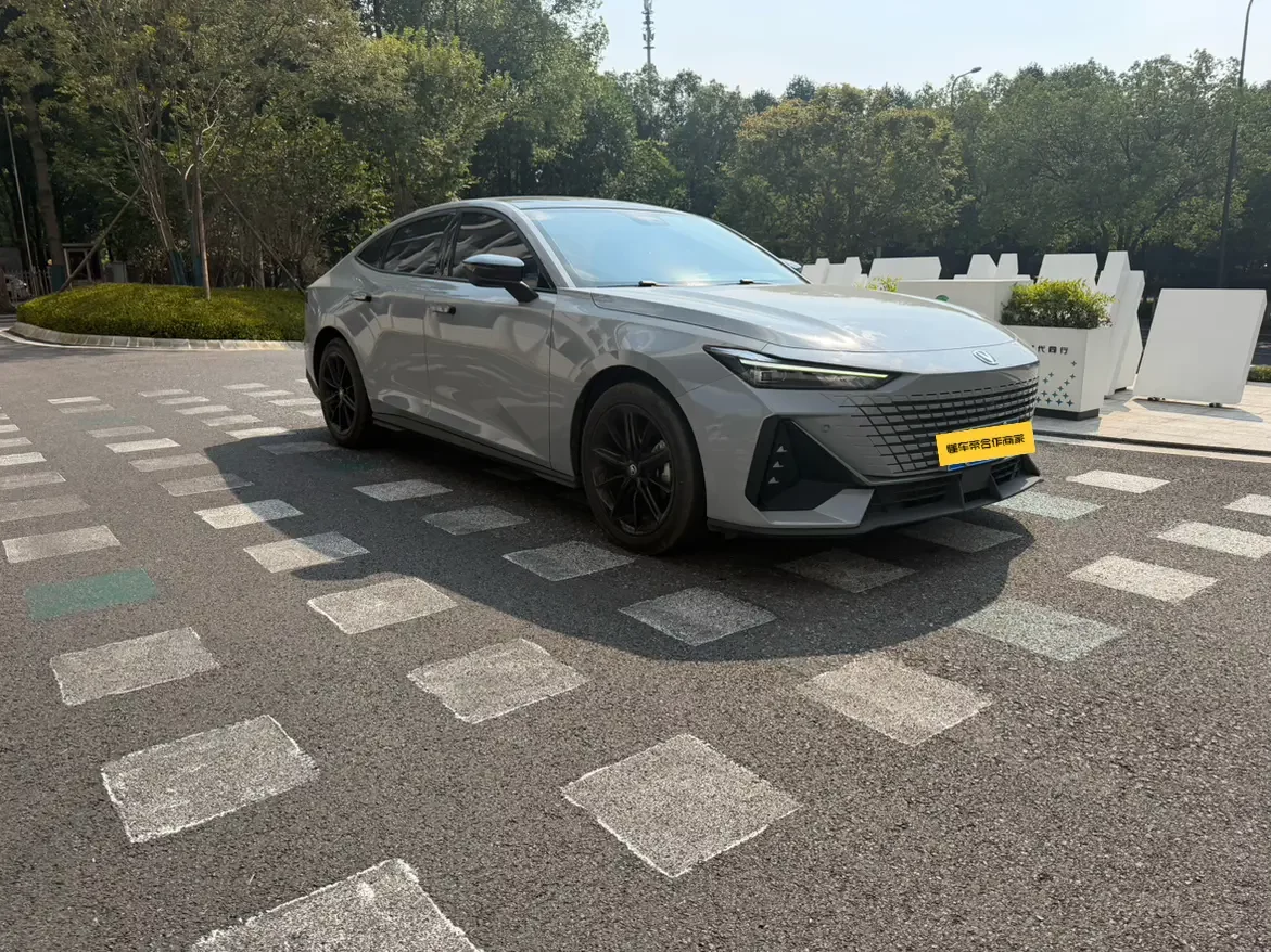 Changan UNI-V