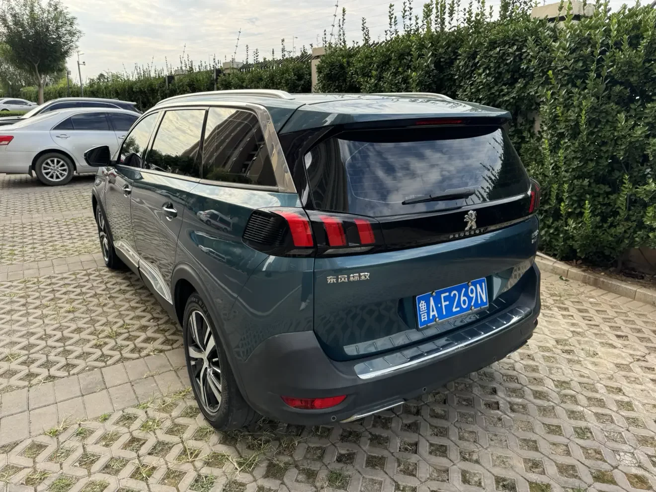 Peugeot 5008