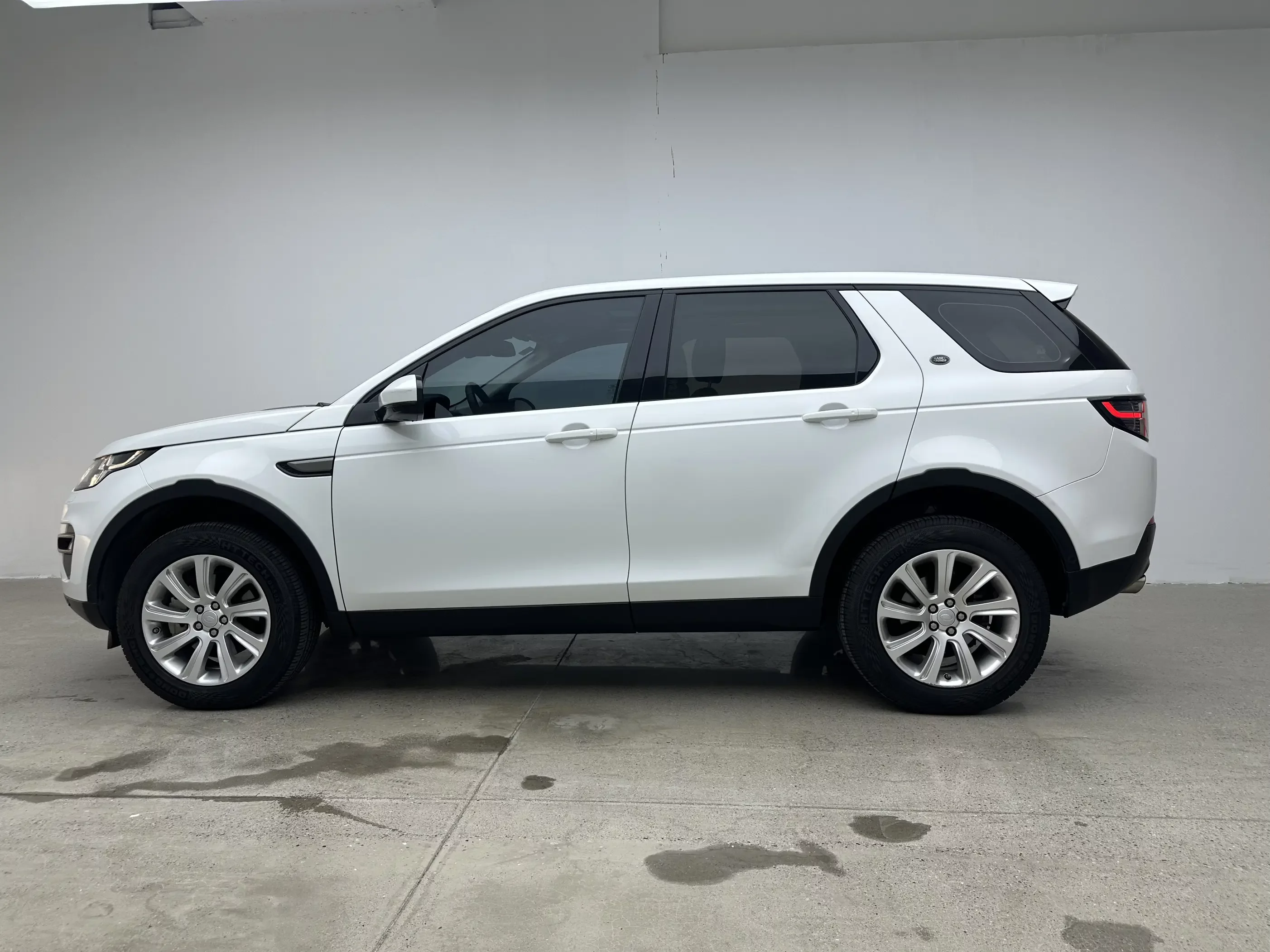 Land Rover Discover the magic