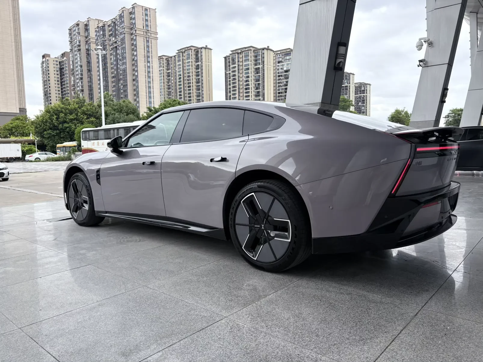 XPeng P7