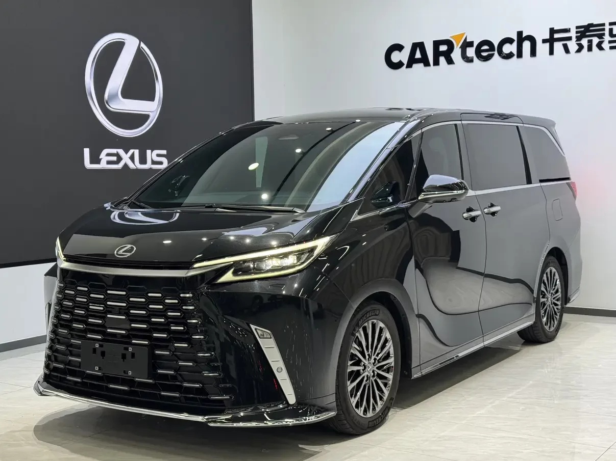 Lexus LM