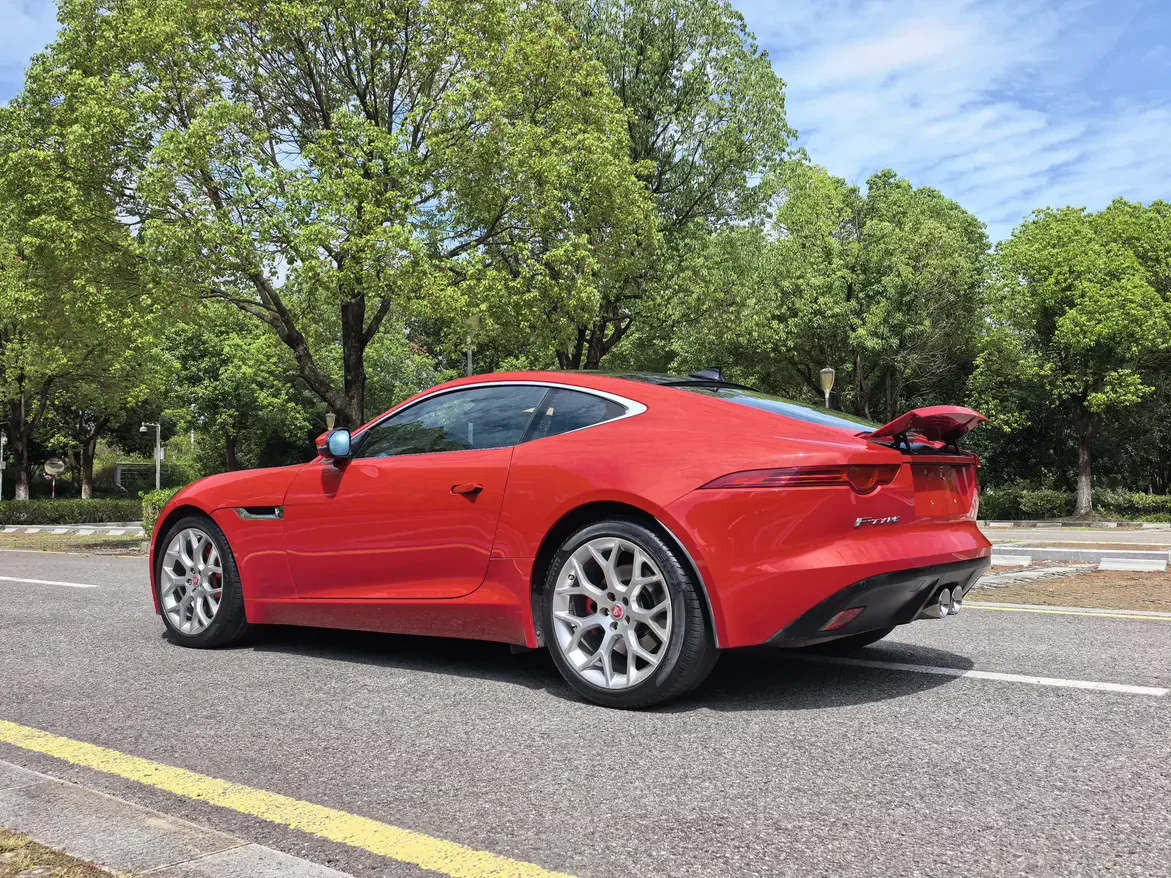 Jaguar F-TYPE