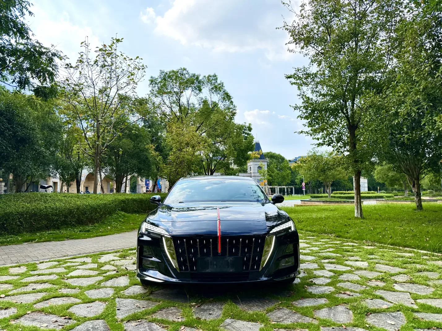 Hongqi H6