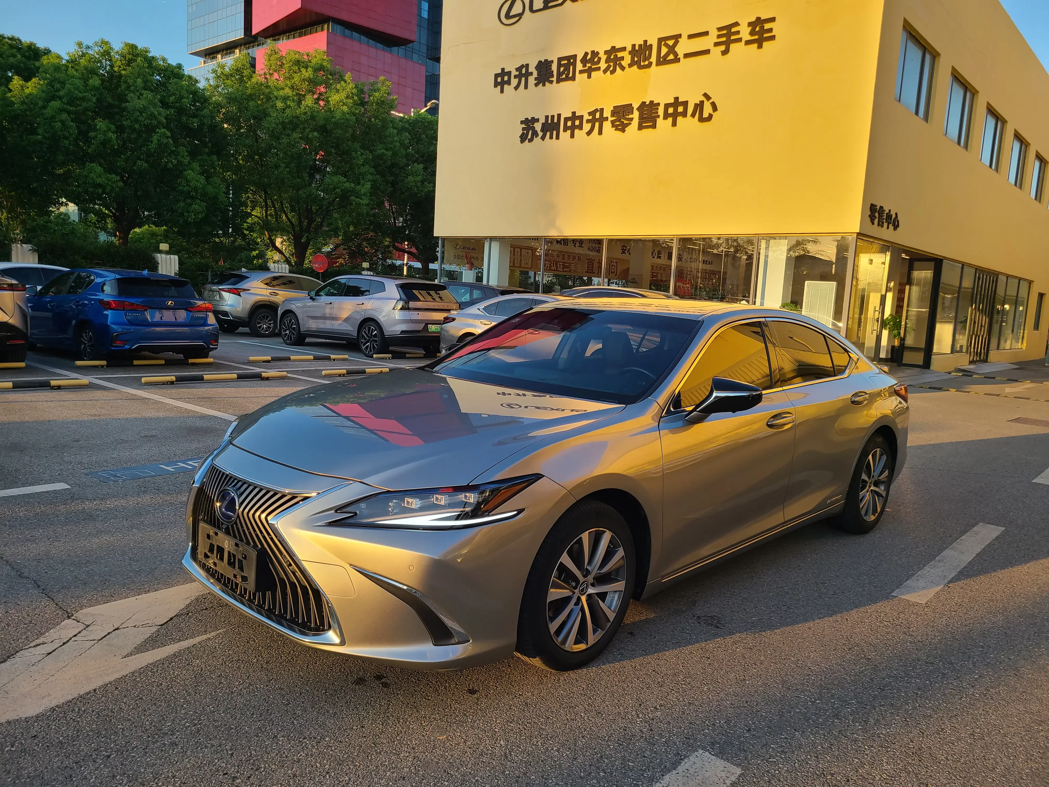 Lexus ES
