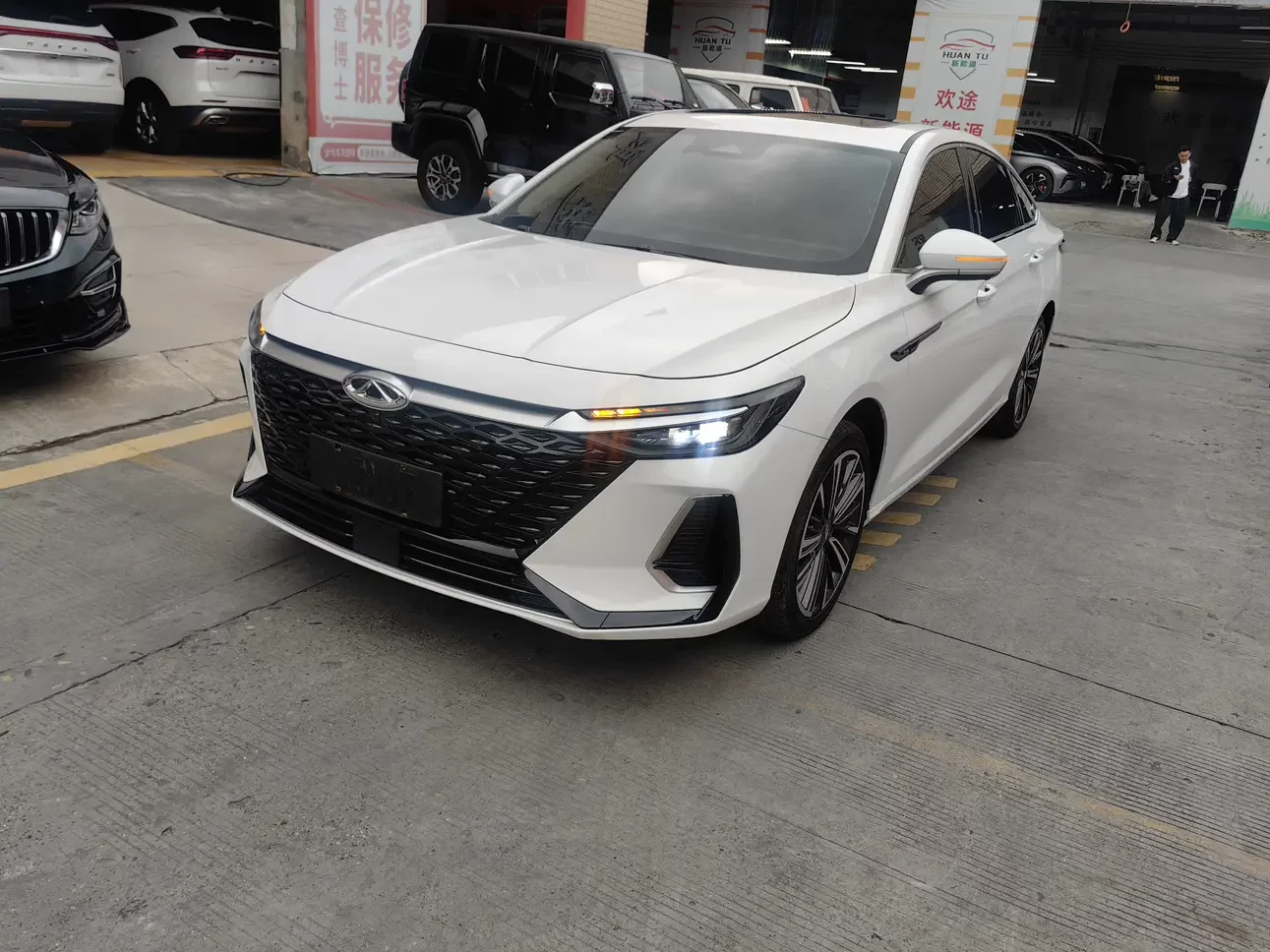 Chery Arrizo 8