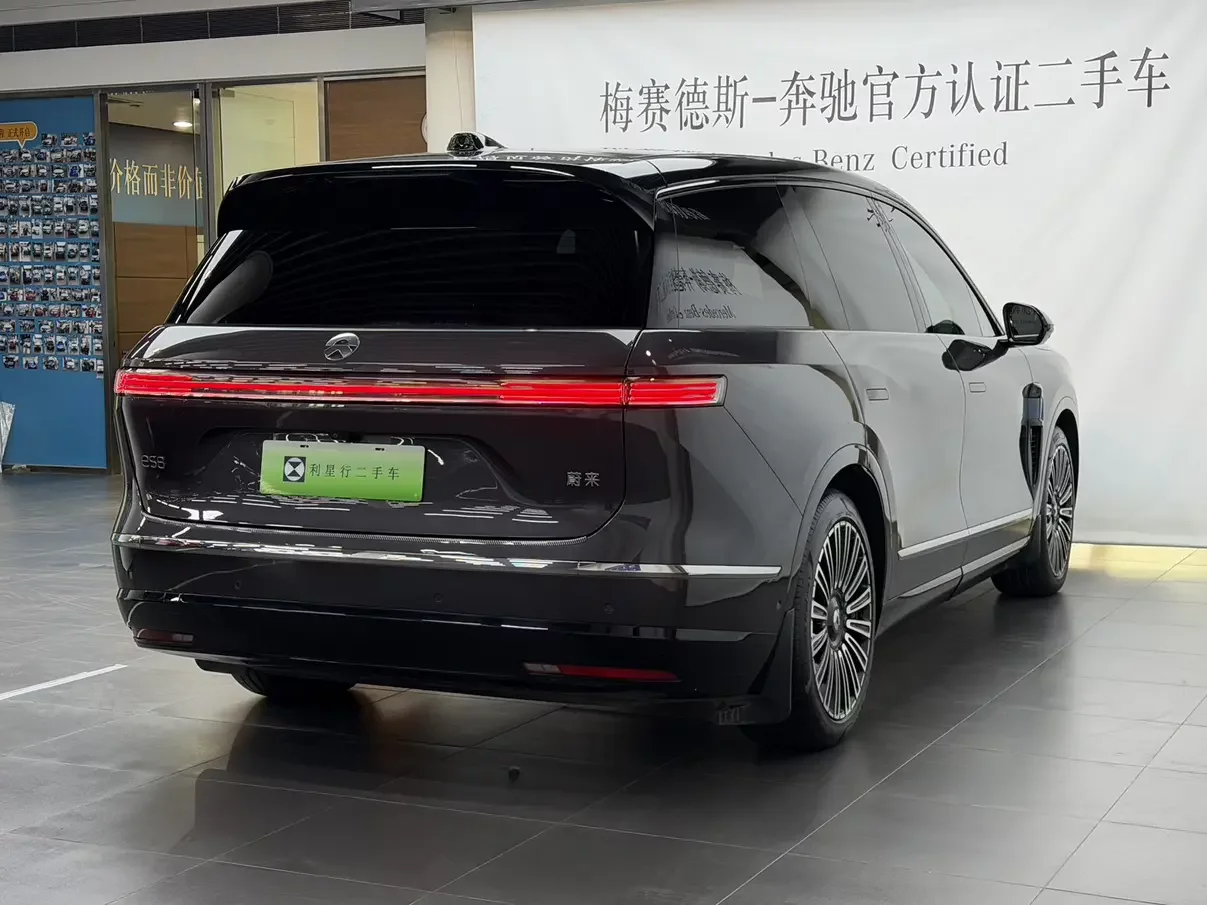 NIO ES8
