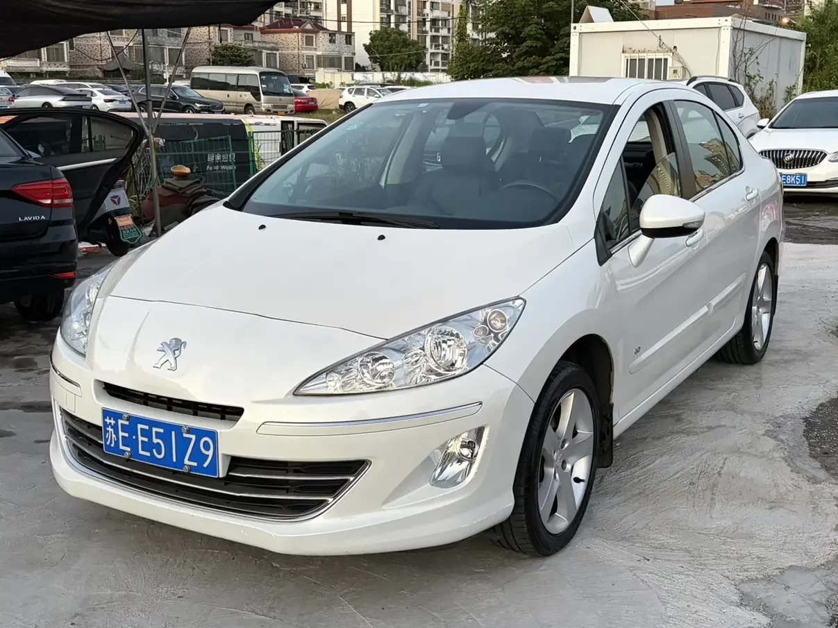 Peugeot 408