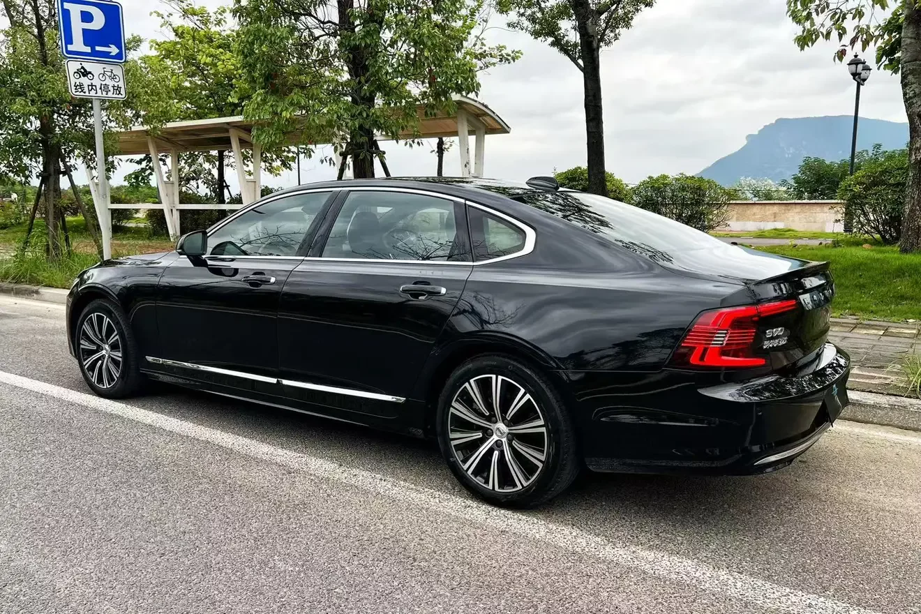 Volvo S90