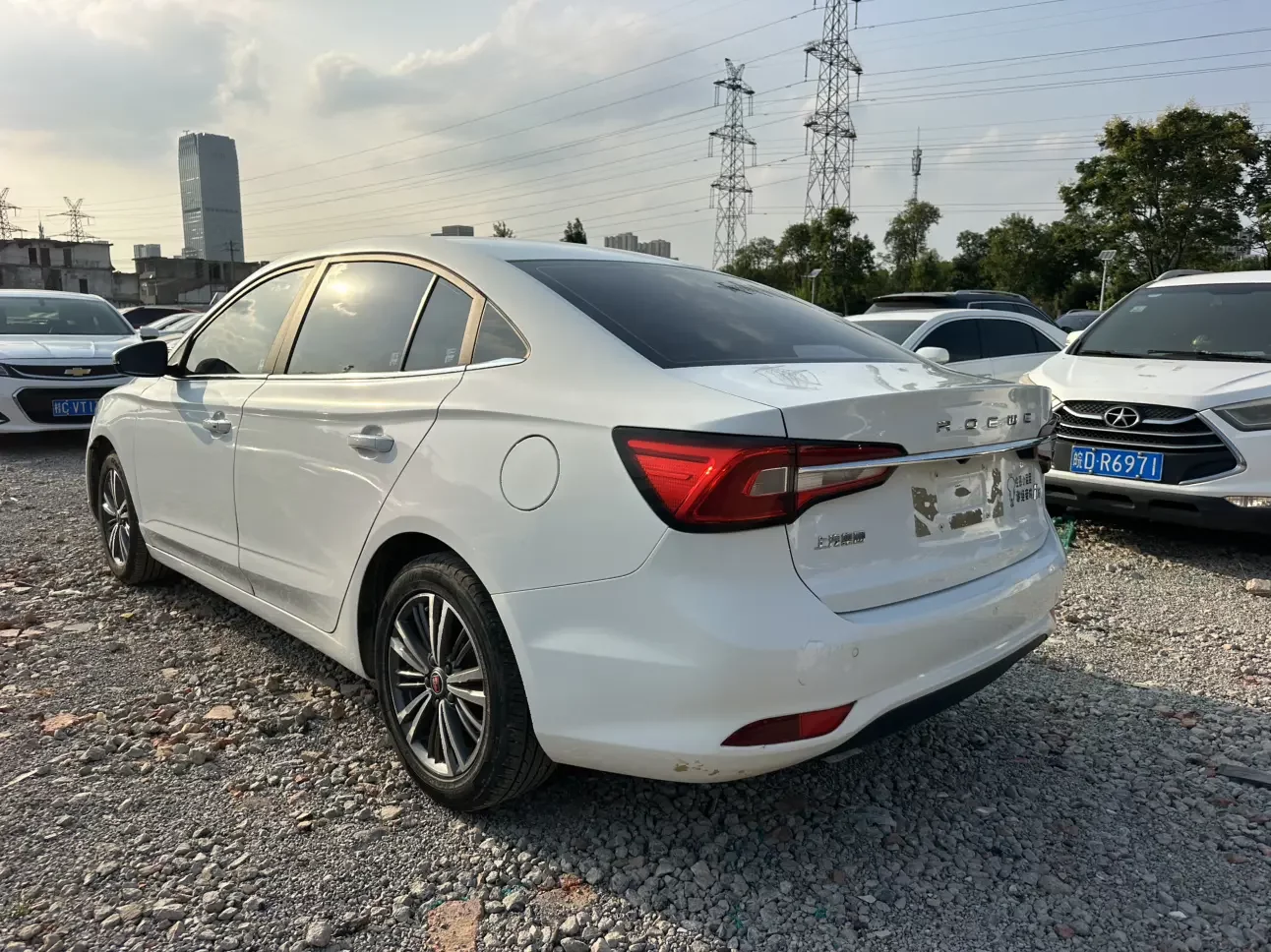 Roewe i5