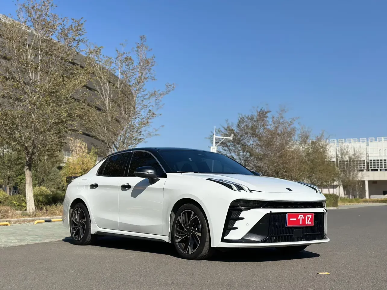 Lynk & Co 03