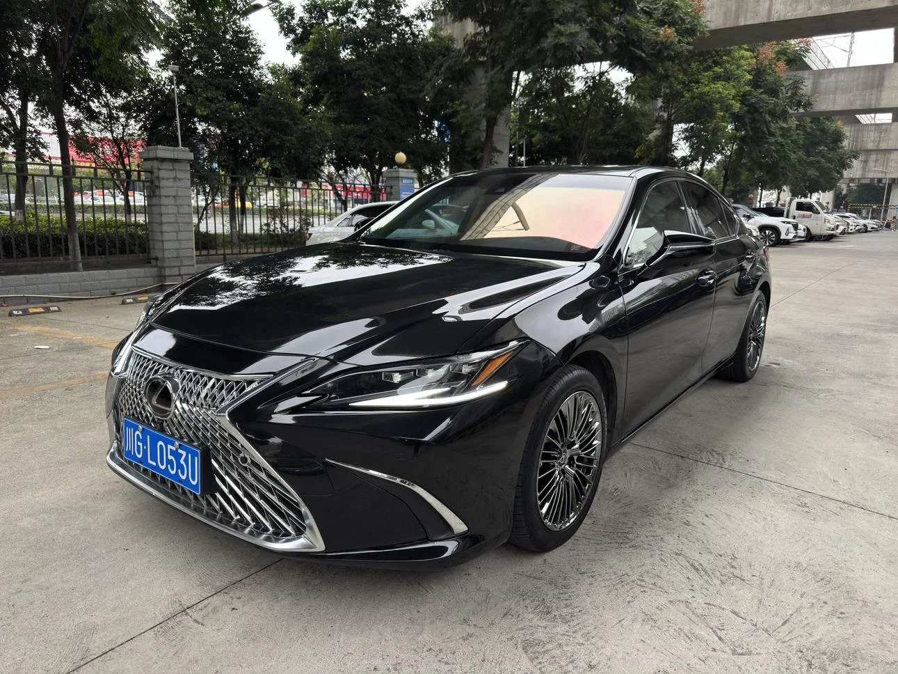 Lexus ES