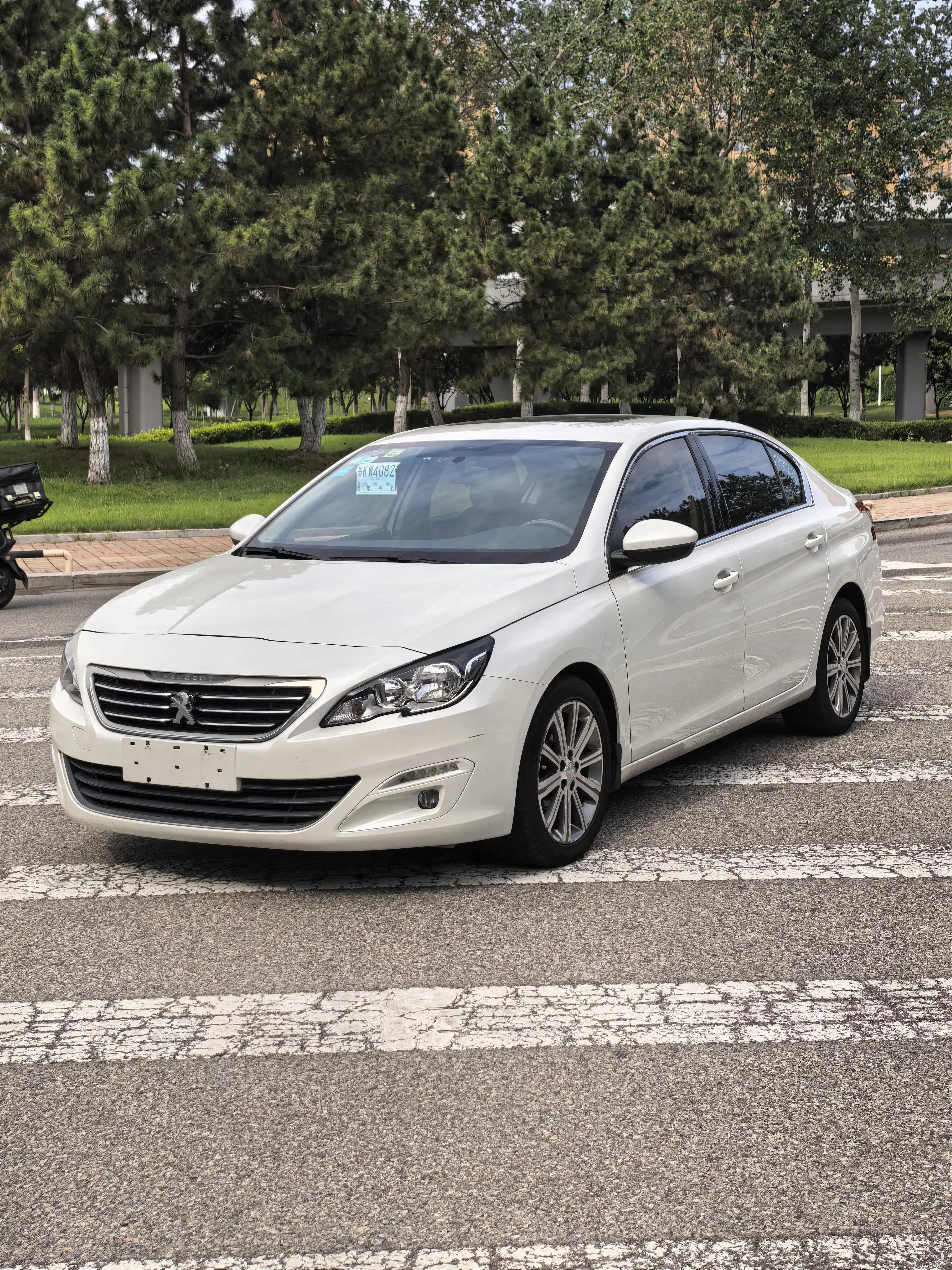 Peugeot 408