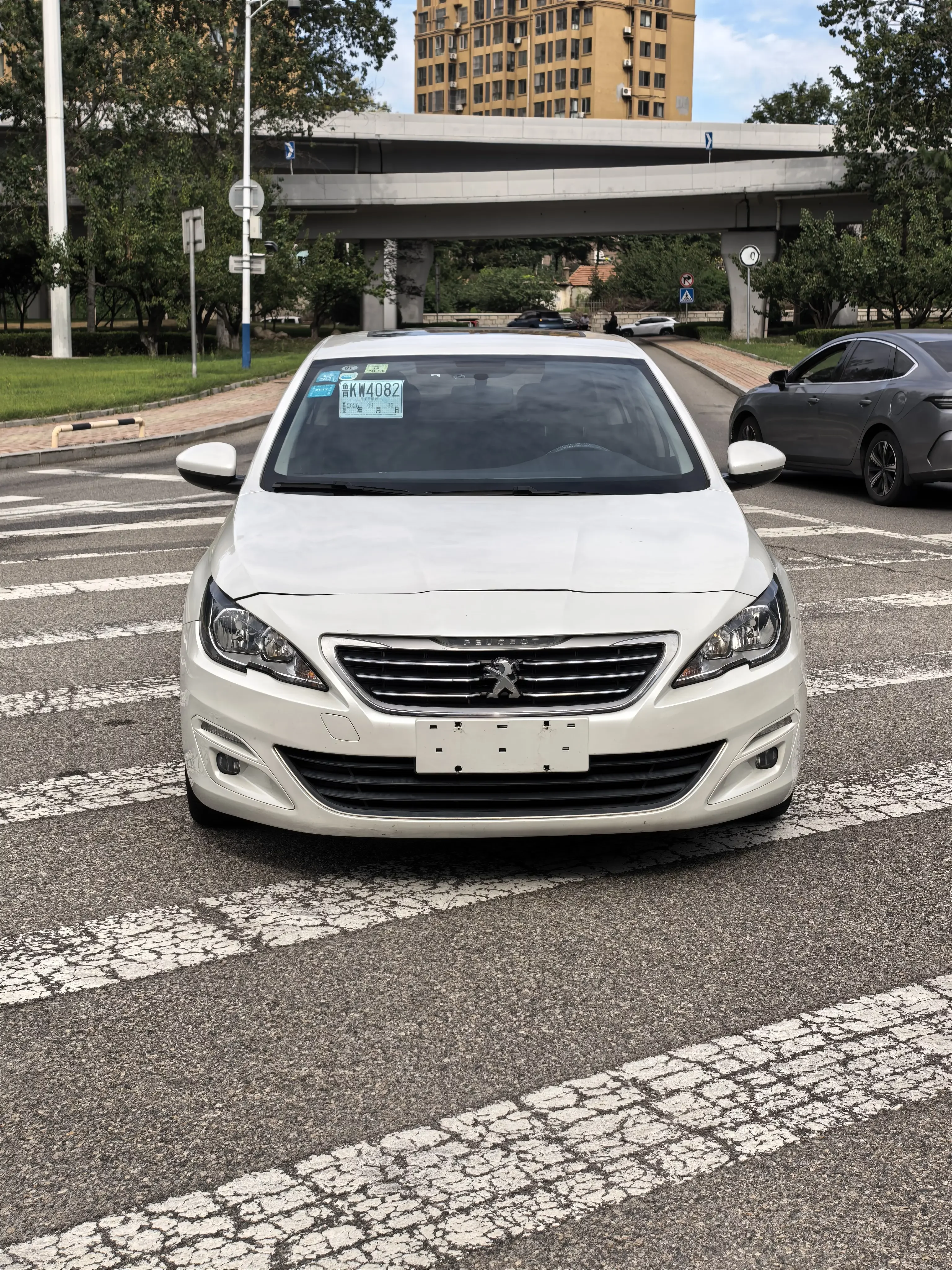 Peugeot 408