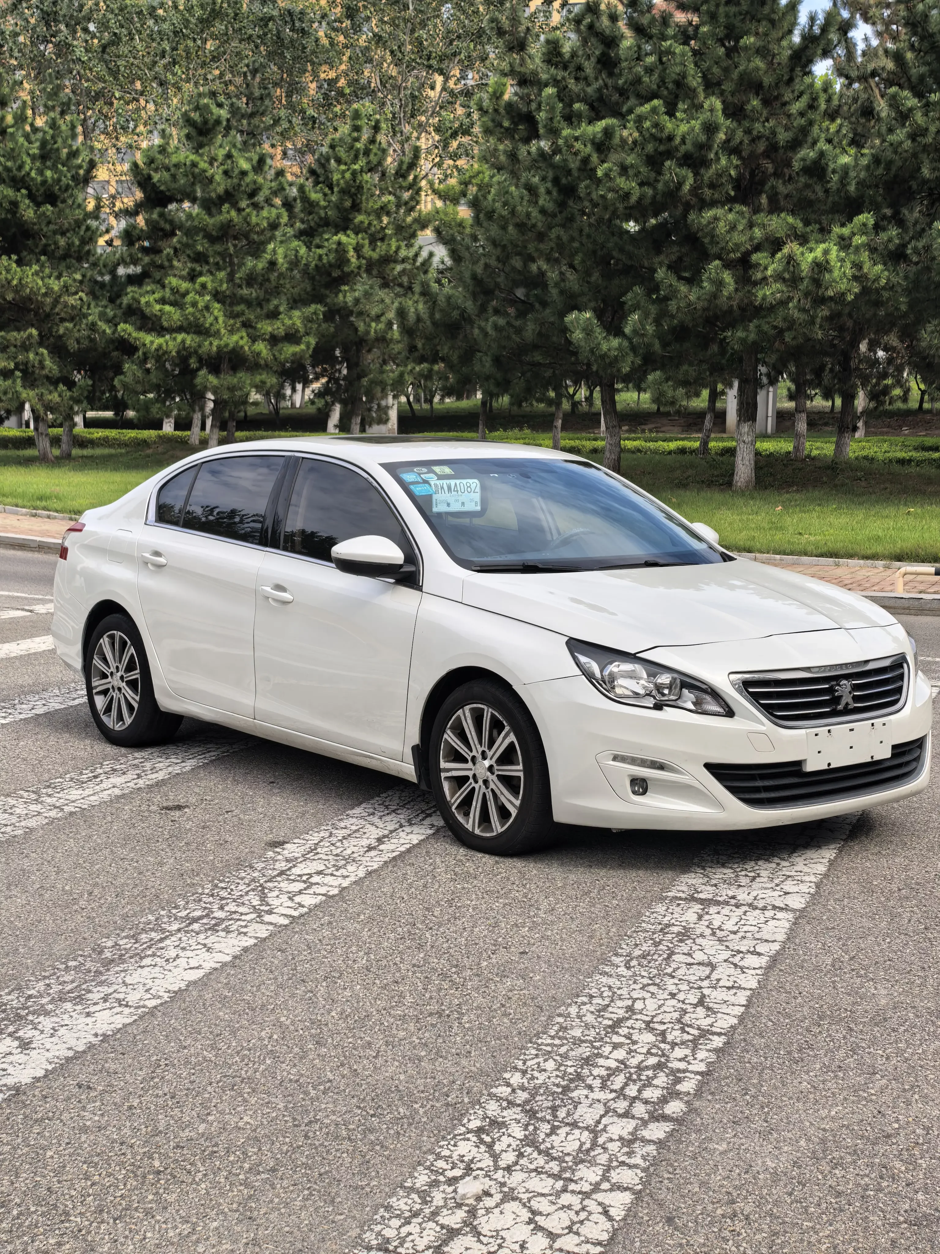 Peugeot 408