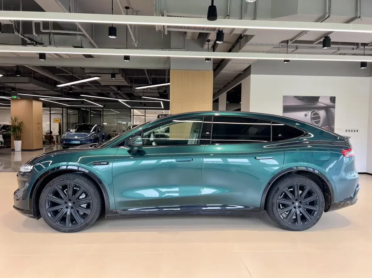 Luxeed Zhijie R7