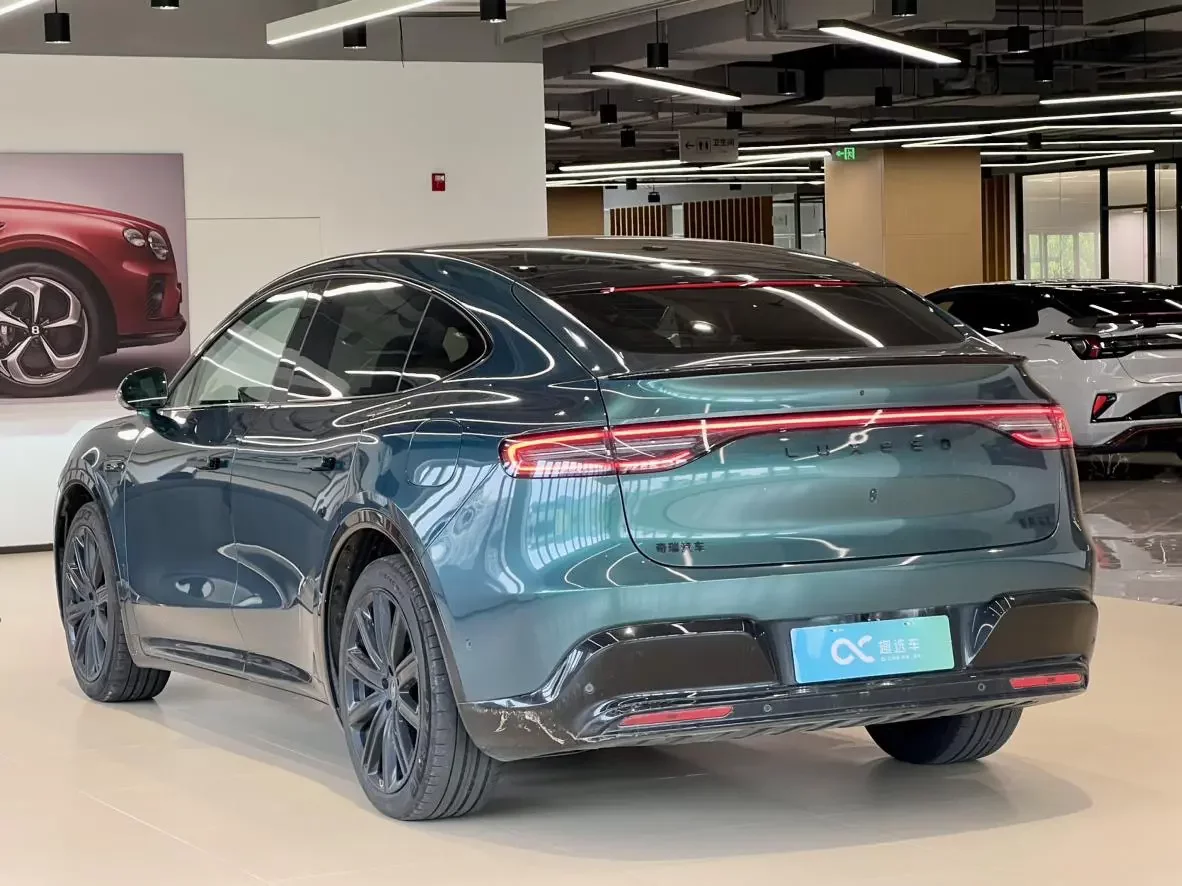 Luxeed Zhijie R7