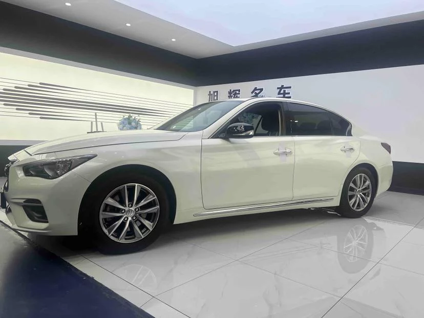 Infiniti Q50L