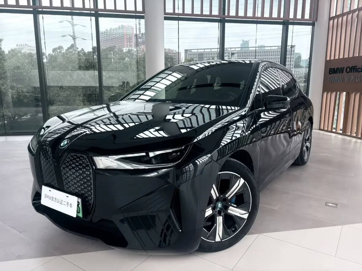 BMW iX