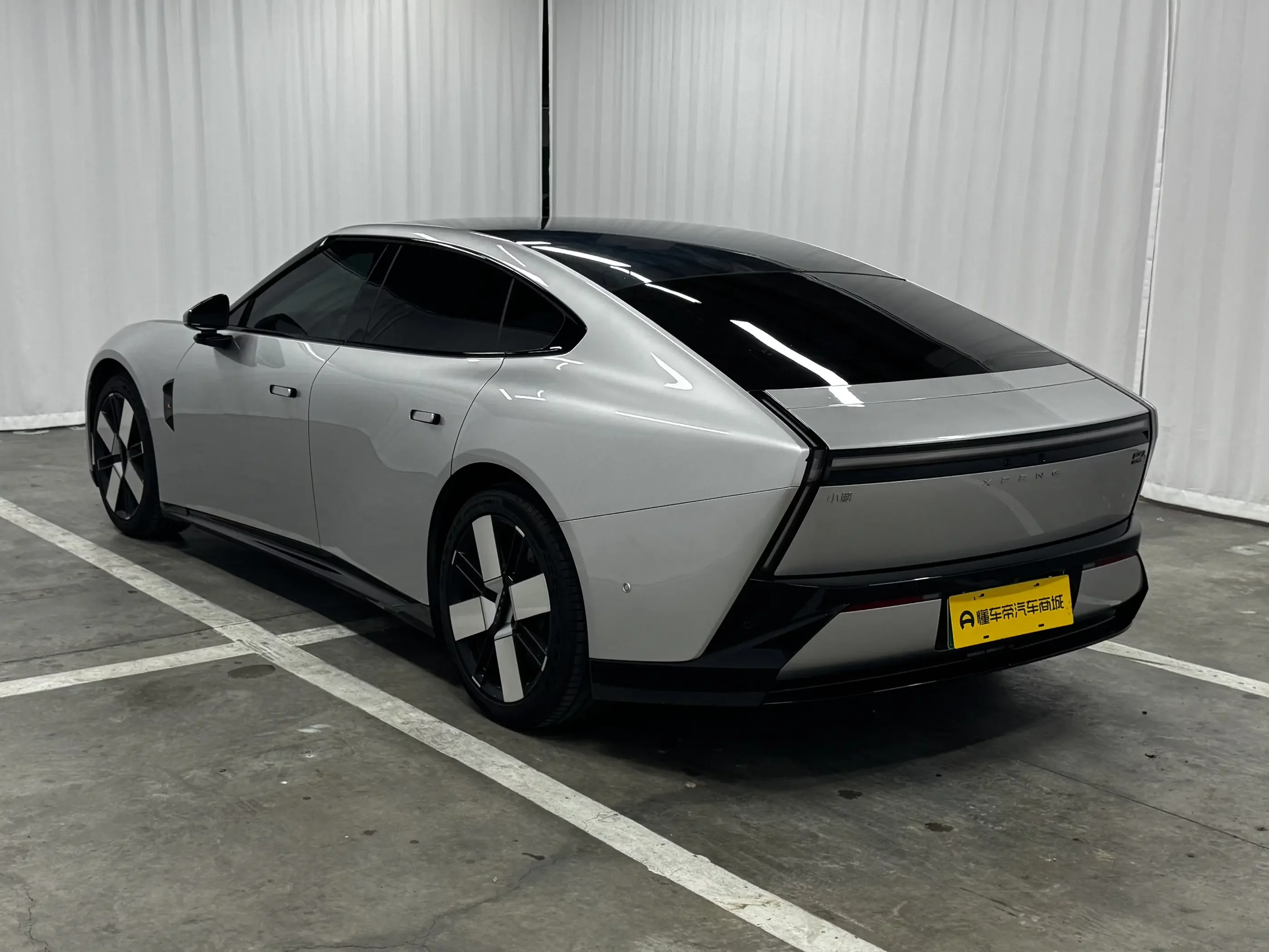 XPeng P7