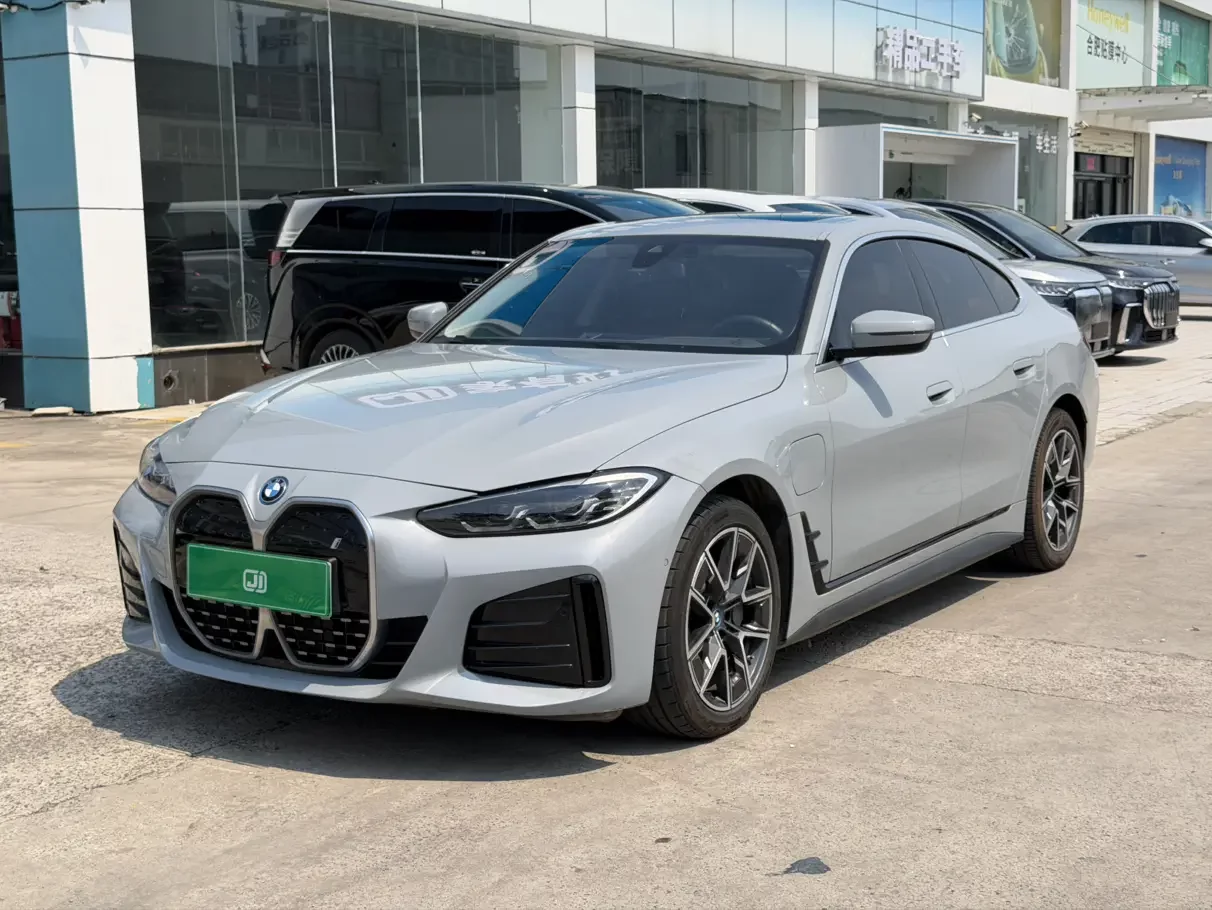 BMW i4